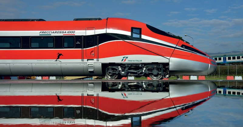 Frecciarossa 1000 train set, the 400 km/hour European super train ...